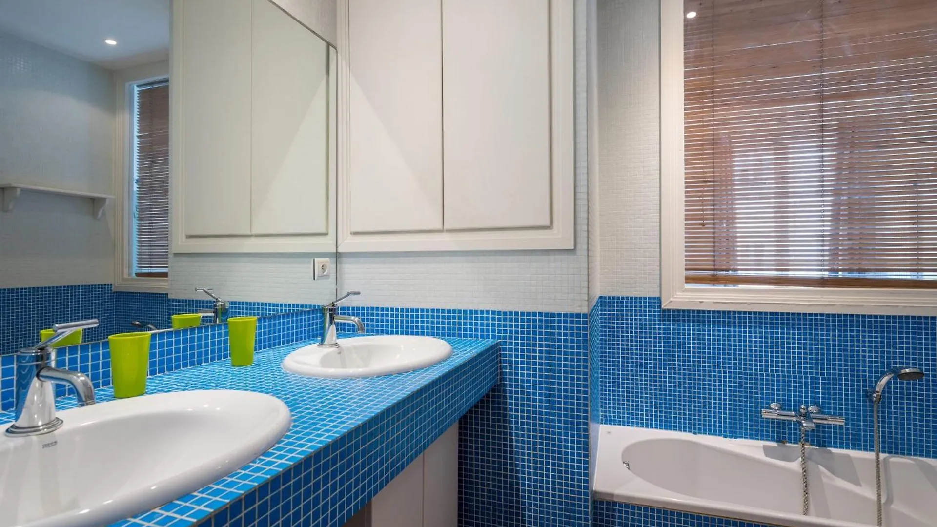 Апартаменты Le Trompettiste - Newly Refurbished Flat Лион Франция